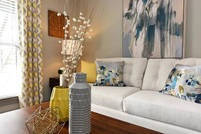 Living room decor- cozy couch and coffee table decor