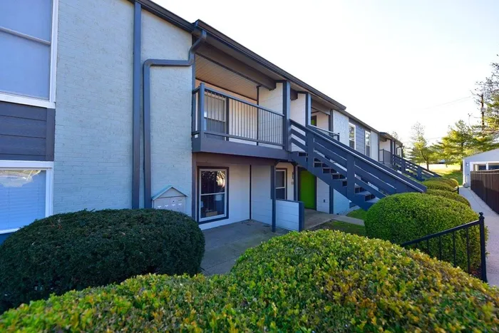 Exterior stairs on 2 story building
