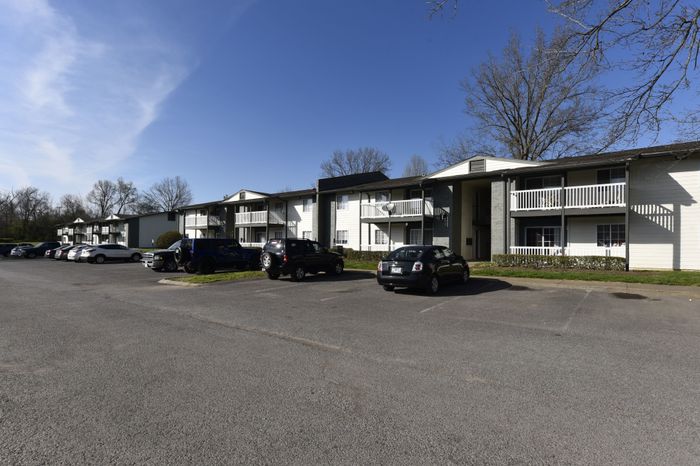 Brookhaven Apartments in Gallatin
