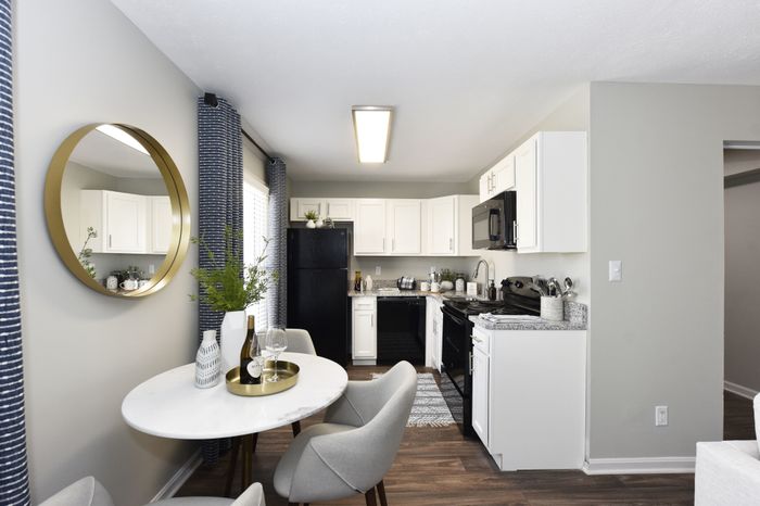 Reserve at Lindsey Apartments