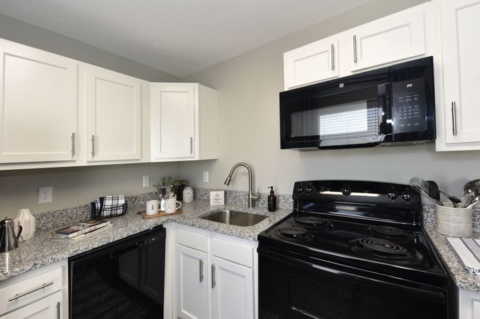 Reserve at Lindsey Apartments