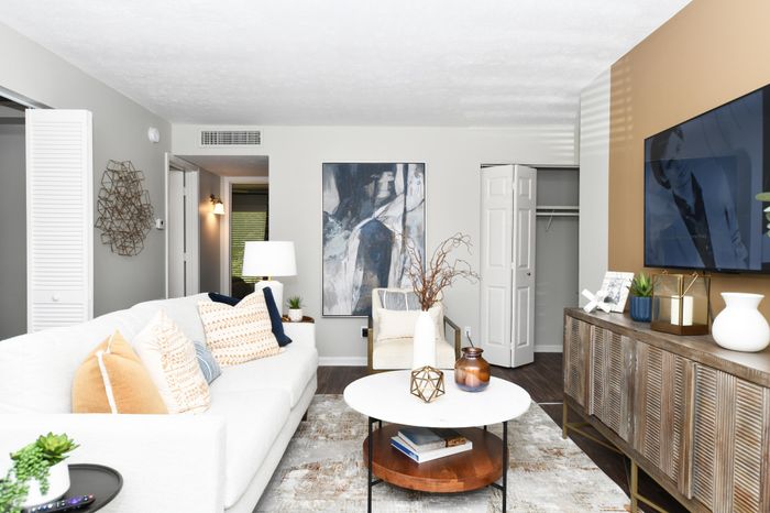 Reserve at Lindsey Apartments