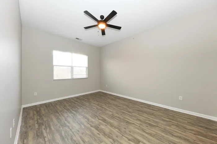 Woods Apartments in Louisville, KY