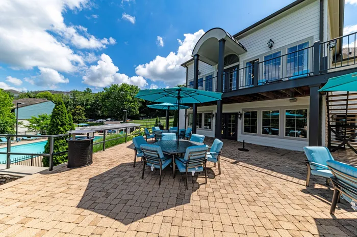 Apartments in Brentwood