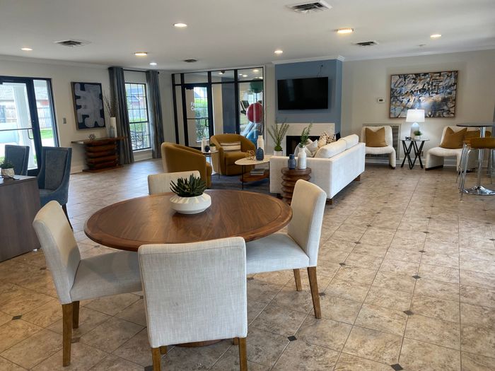 Leasing Center