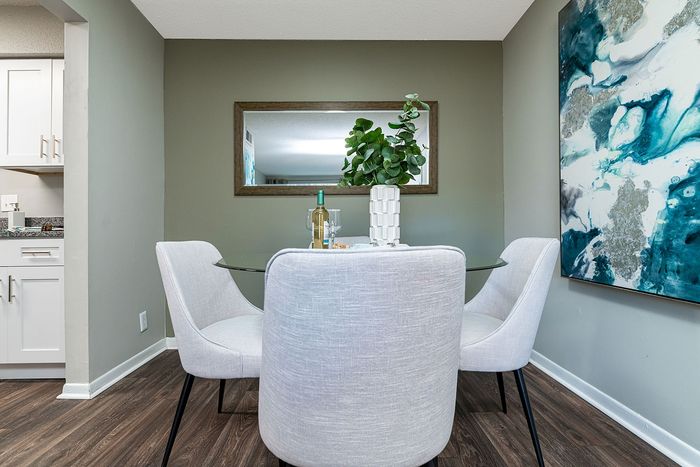 Brookhaven Apartments - Elegant Dining Area
