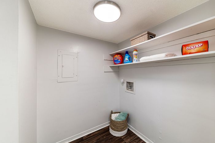 Brookhaven Apartments - Laundry Nook
