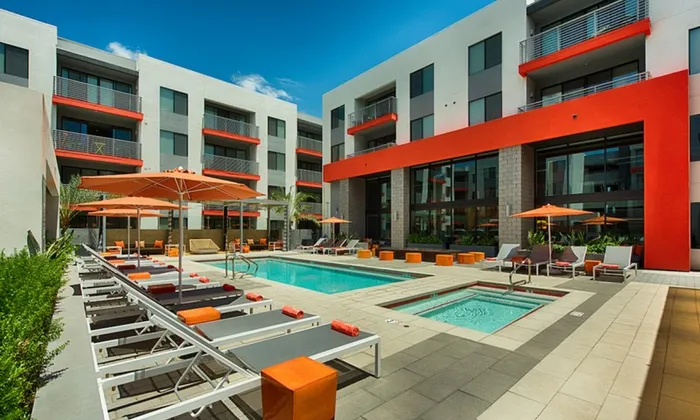 The Tomscot | Resort-style Pool | Old Town Scottsdale Apartments