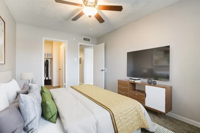 1 Bedroom Reno - Bedroom
