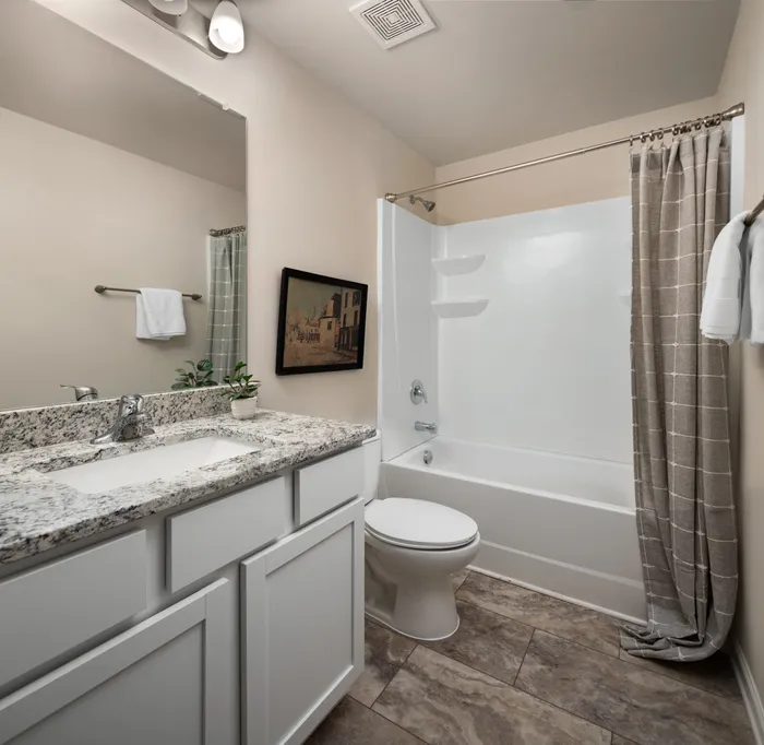 Secondary Bath - Townes at Hamilton
