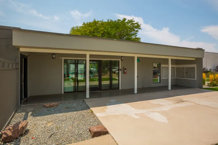Four Hills exterior Leasing Office
