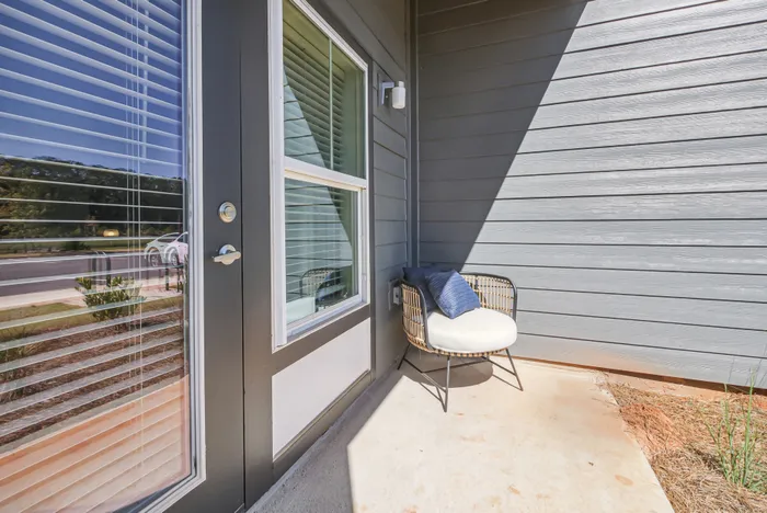 Advenir at Mallory Lake outdoor porch