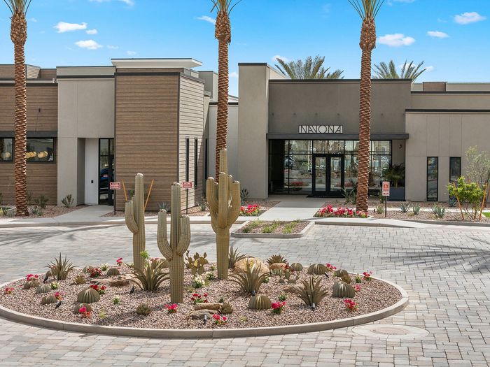 Navona exterior front leasing office