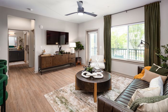 Ava Oakwood luxury apartment open floor plan in Gainesville