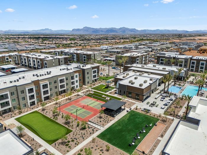 Navona exterior of community, pickleball court, swimming pool, putting green