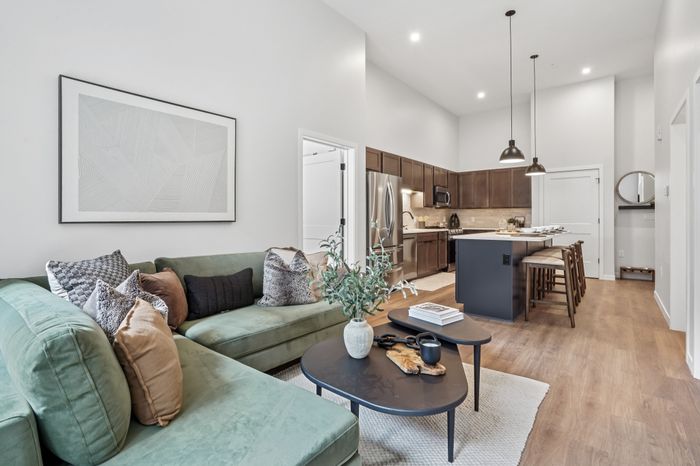 2BR, 2BA - 1,000SF - Living Room