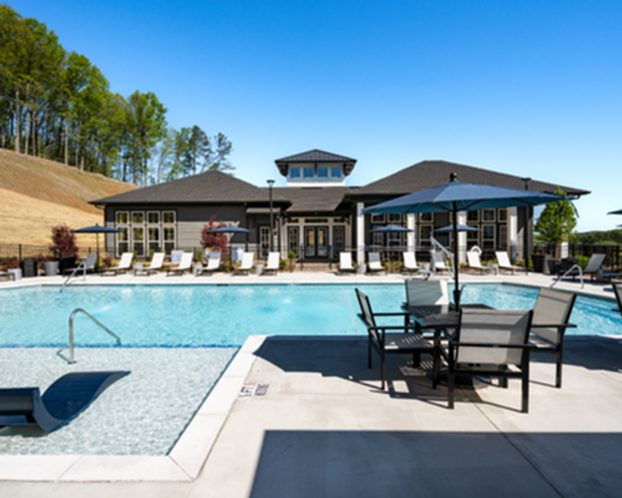 Advenir at Walkers Ridge swimming pool