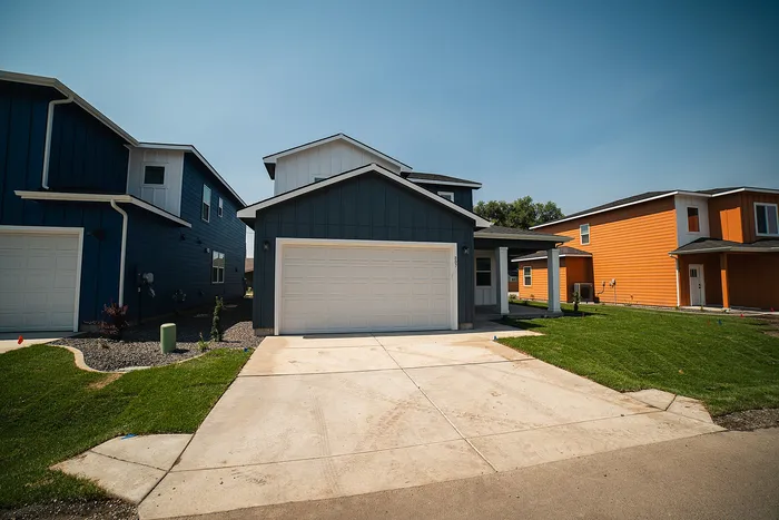 Greenacres Landing Exterior
