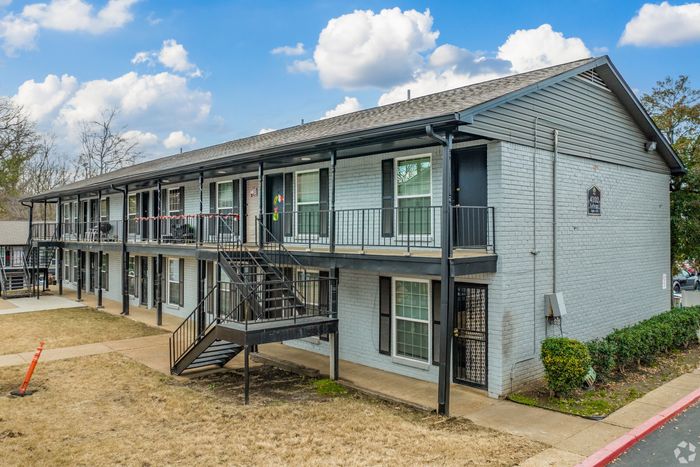 Lexington Apartments - Exterior View