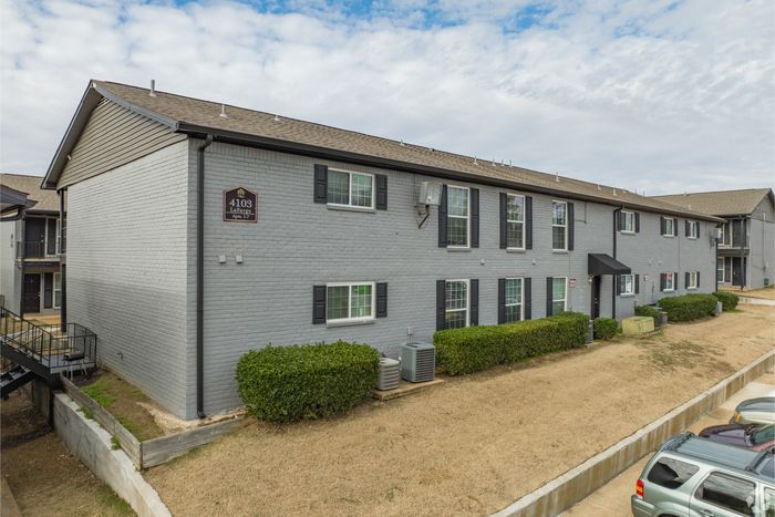 Lexington Apartments - Exterior View
