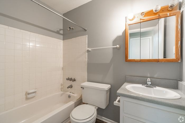 Lexington Apartments - 2 BR Bathroom Interior