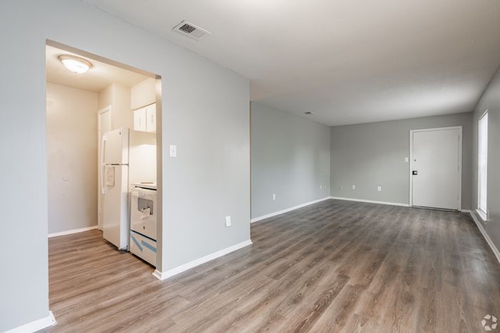 Lexington Apartments - Open Living Area