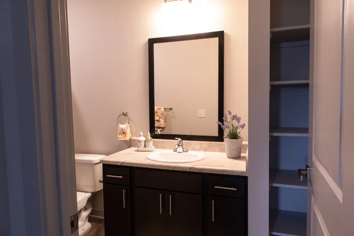 Lift at Jordan Creek Apartment Home