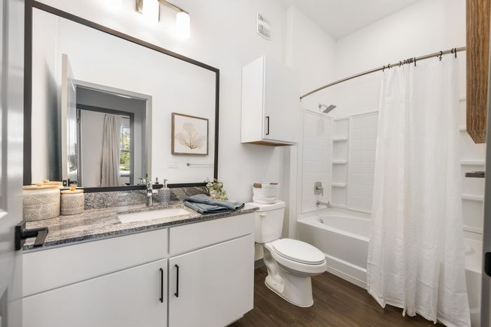 Bathroom | Ebbtide Villas & Flats