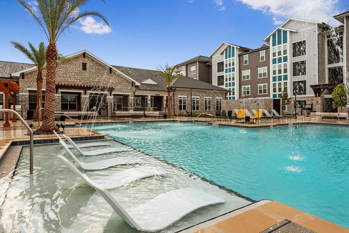Maeva Pool