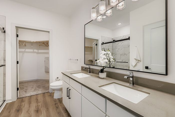 Garrett Mesa Bathroom