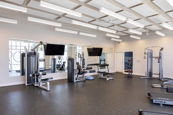 24/7 Fitness Center