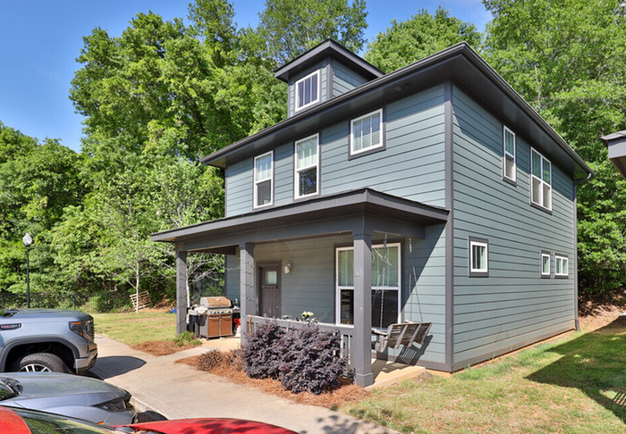 Varsity Club | Clemson Townhomes