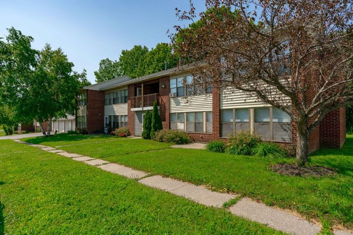 Exterior | Parkstead Black River | Watertown, NY