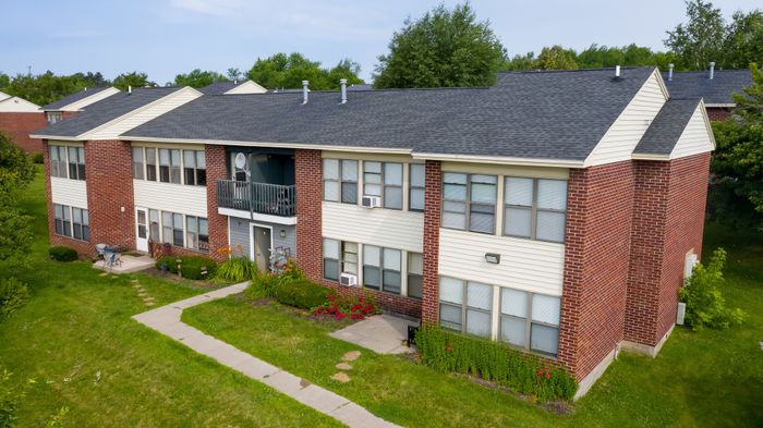 Exterior | Parkstead City Center | Watertown, NY
