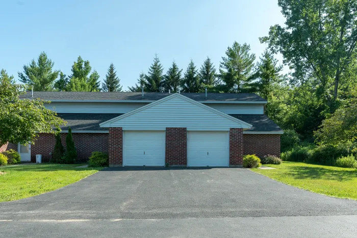 Exterior | Parkstead Thompson Park | Watertown, NY