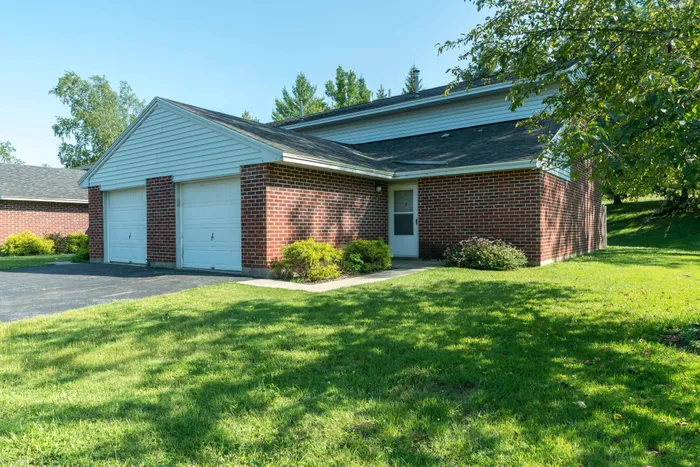 Exterior | Parkstead Thompson Park | Watertown, NY