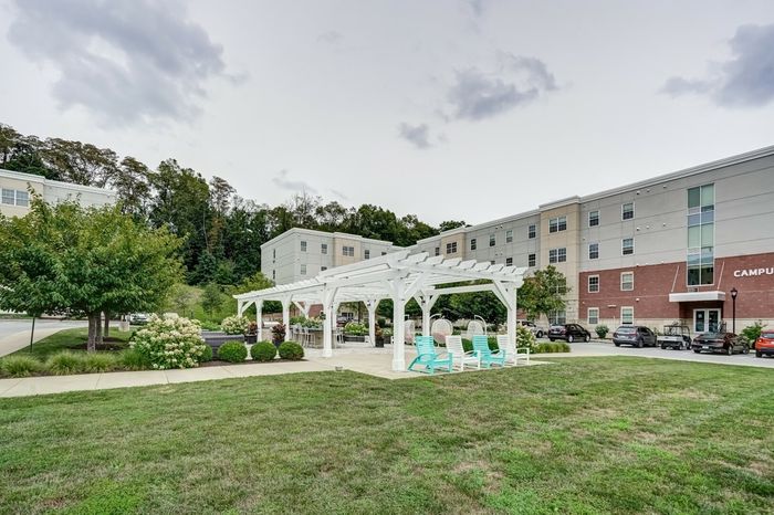 Courtyard Living | Fox Run at Fulton | Poughkeepsie, NY
