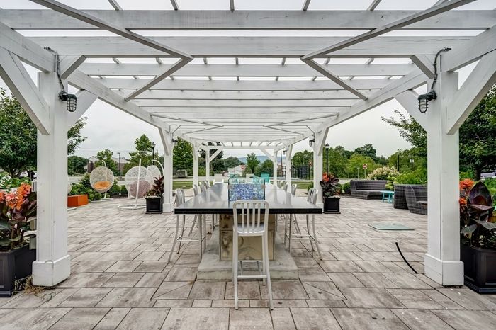 Outdoor Patio and Lawn | Fox Run at Fulton | Poughkeepsie, NY