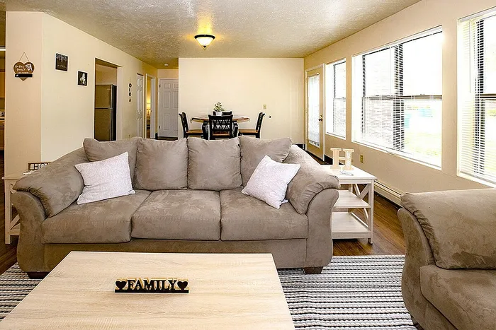 Living Room | Parkstead Thompson Park | Watertown, NY
