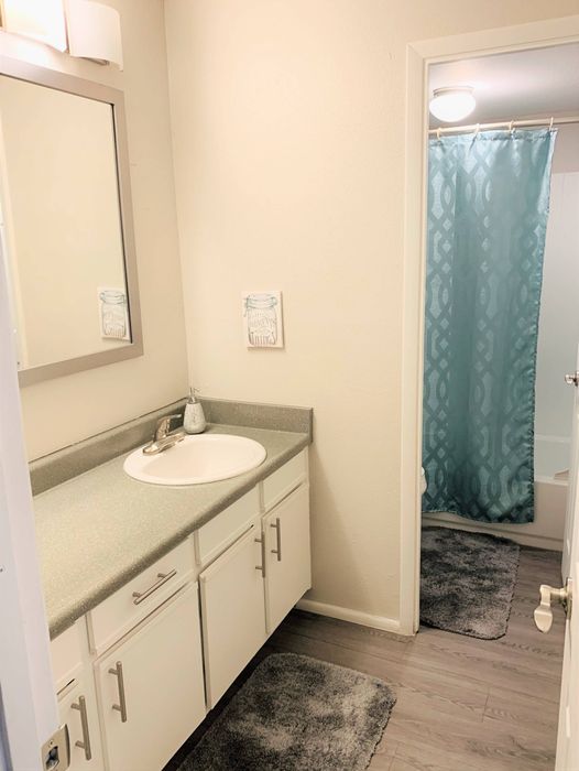 Avenue 19 Bathroom