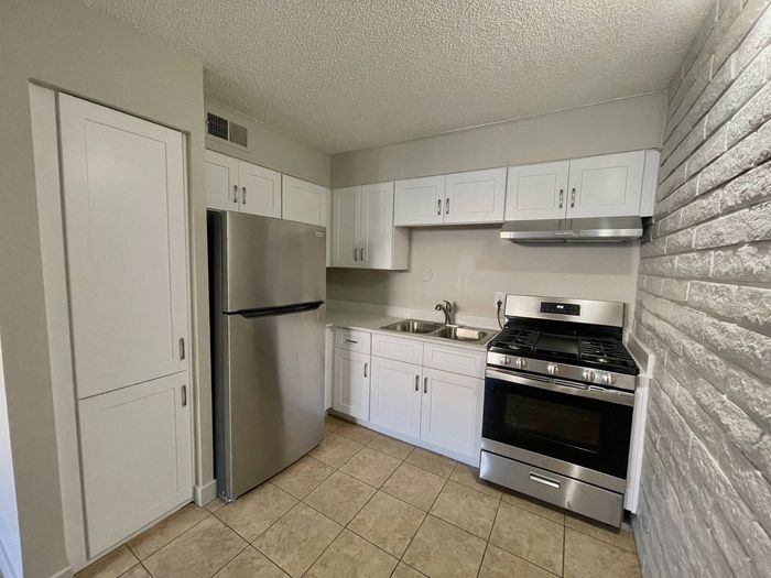 Avenue 19 Kitchen