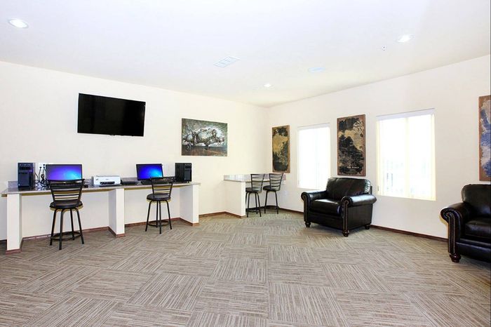 Raintree Resident Computer Lab