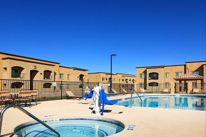 Raintree Sparkling Pool and Hot Tub