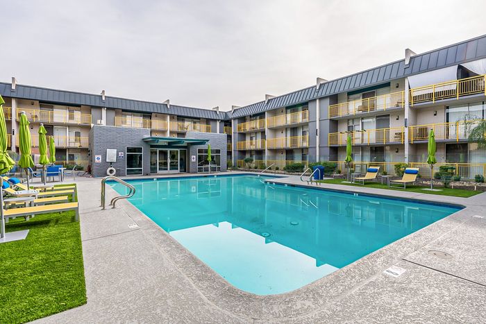 Avenue 19 Pool