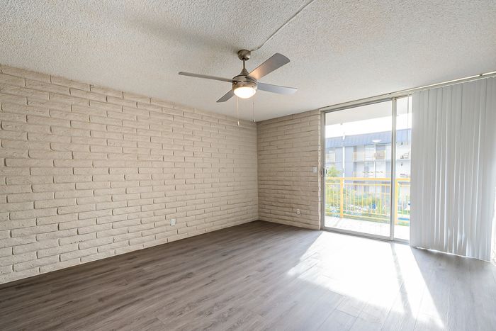 Avenue 19 Living Room