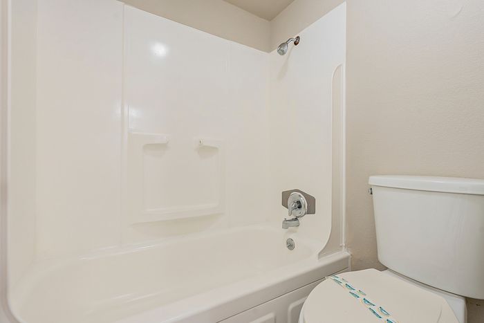 Avenue 19 Bathroom