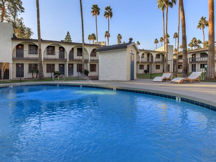 Lumina on 19th Resort Style Pool