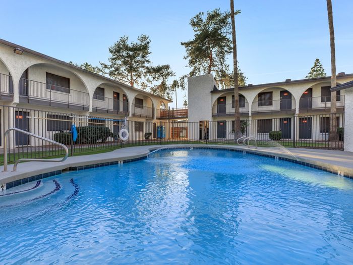 Lumina on 19th Resort Style Pool