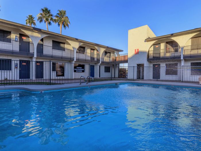Lumina on 19th Resort Style Pool