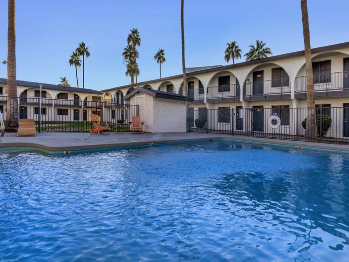 Lumina on 19th Resort Style Pool